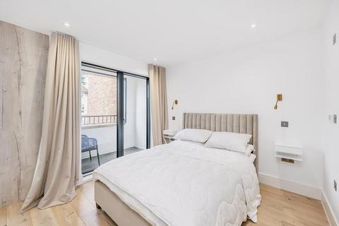 4 bedroom terraced house for sale, Golden Manor, Hanwell, London, W7 3EE