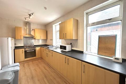3 bedroom flat to rent, Ecclesall Road, Sheffield