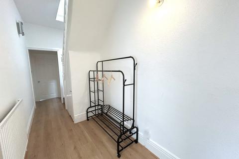 3 bedroom flat to rent, Ecclesall Road, Sheffield