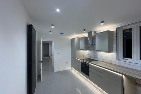 4 bedroom terraced house to rent, Coleshill Road, Nuneaton