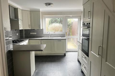 3 bedroom end of terrace house for sale, Bays Road, Pennington, Lymington, Hampshire, SO41