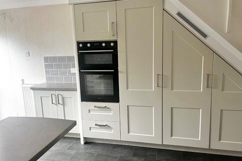 3 bedroom end of terrace house for sale, Bays Road, Pennington, Lymington, Hampshire, SO41