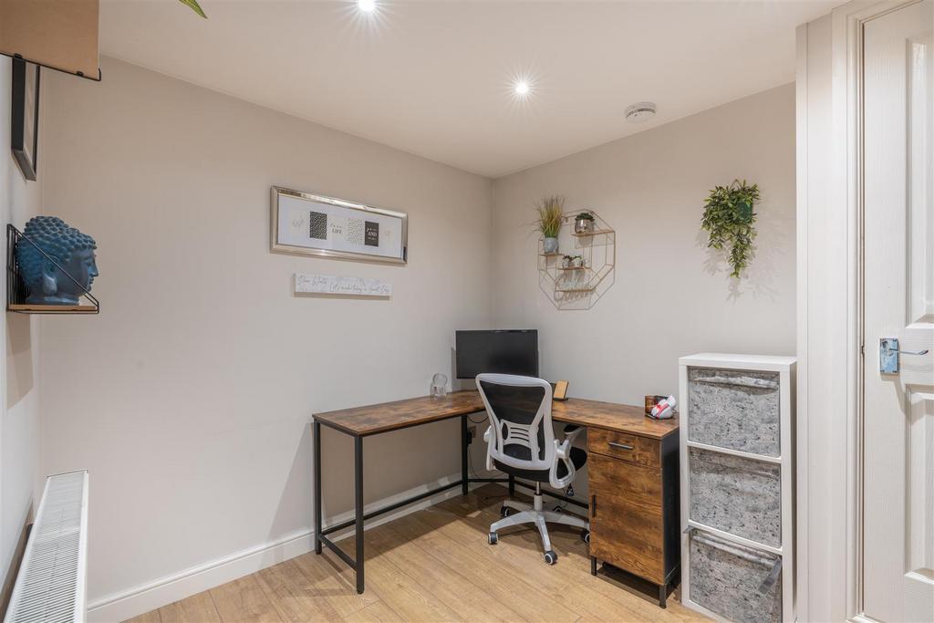 5 Abbots Mere Close-21.jpg