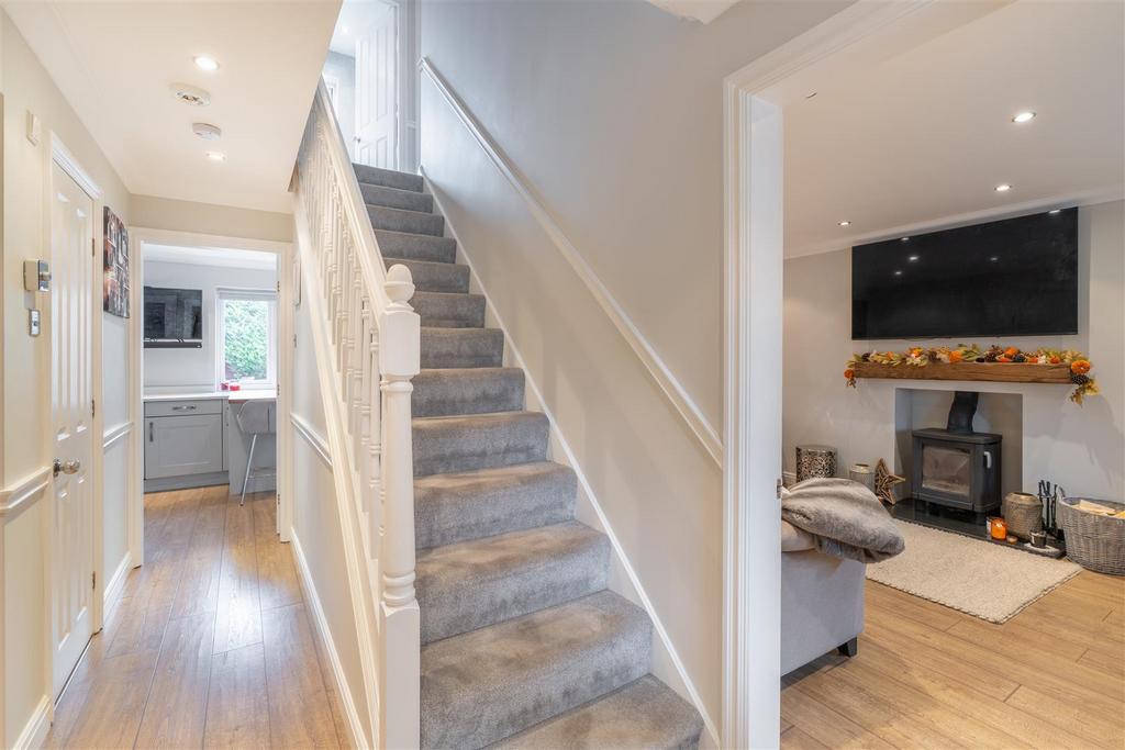 5 Abbots Mere Close-24.jpg