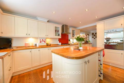 4 bedroom detached house for sale, St. Vincent Drive, St. Albans, AL1 5SJ