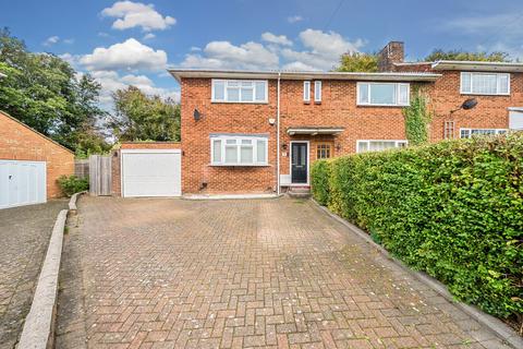 undefined, Bernard Close, Bedfordshire LU5