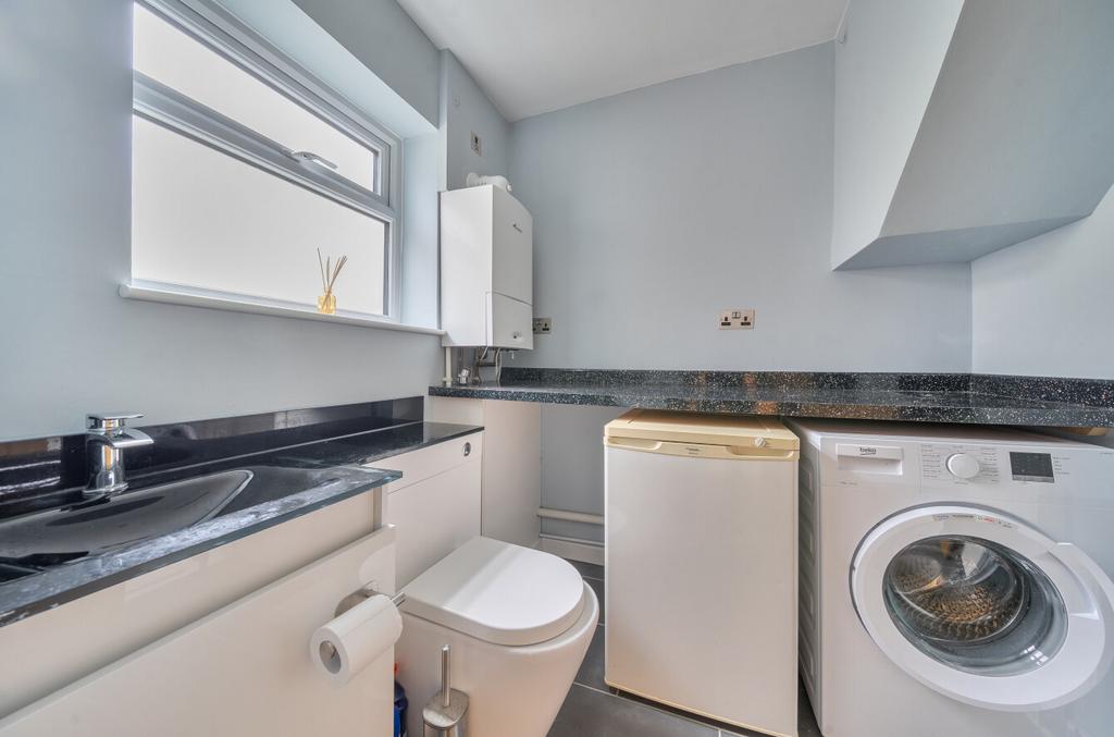 Cloak/Utility Room