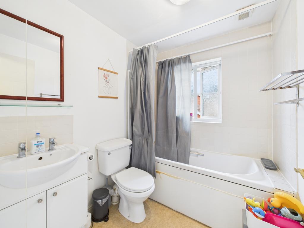 Cam02023 g0 pr0173 still044