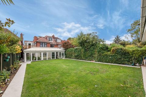 undefined, The Avenue, NW6