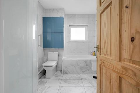 2 bedroom apartment for sale, Somerford Grove Estate, London, N16