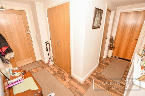2 bedroom flat for sale, Lambeth Road, Benfleet