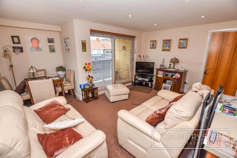 2 bedroom flat for sale, Lambeth Road, Benfleet