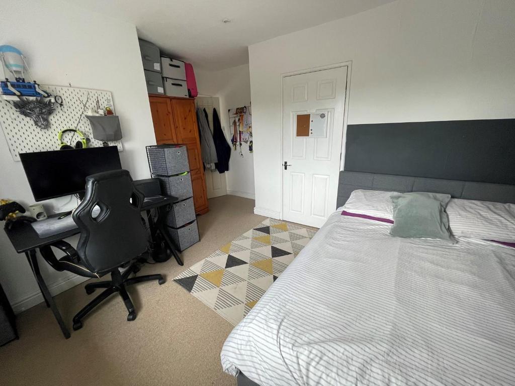 Bedroom1c.jpg