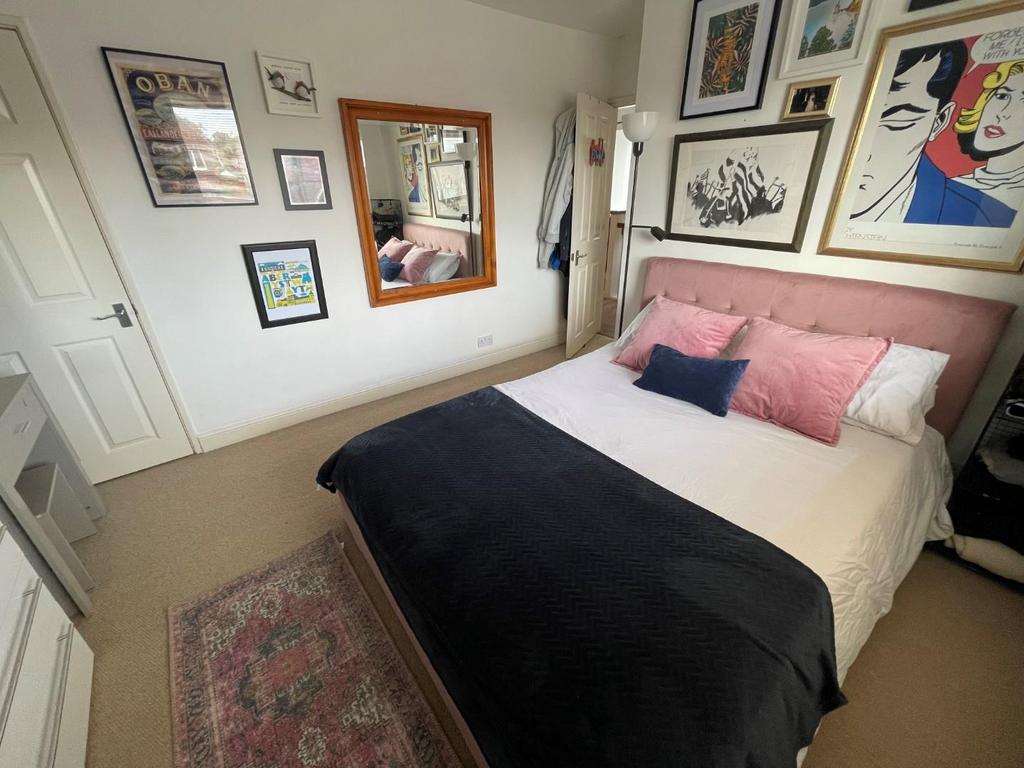 Bedroom2b.jpg