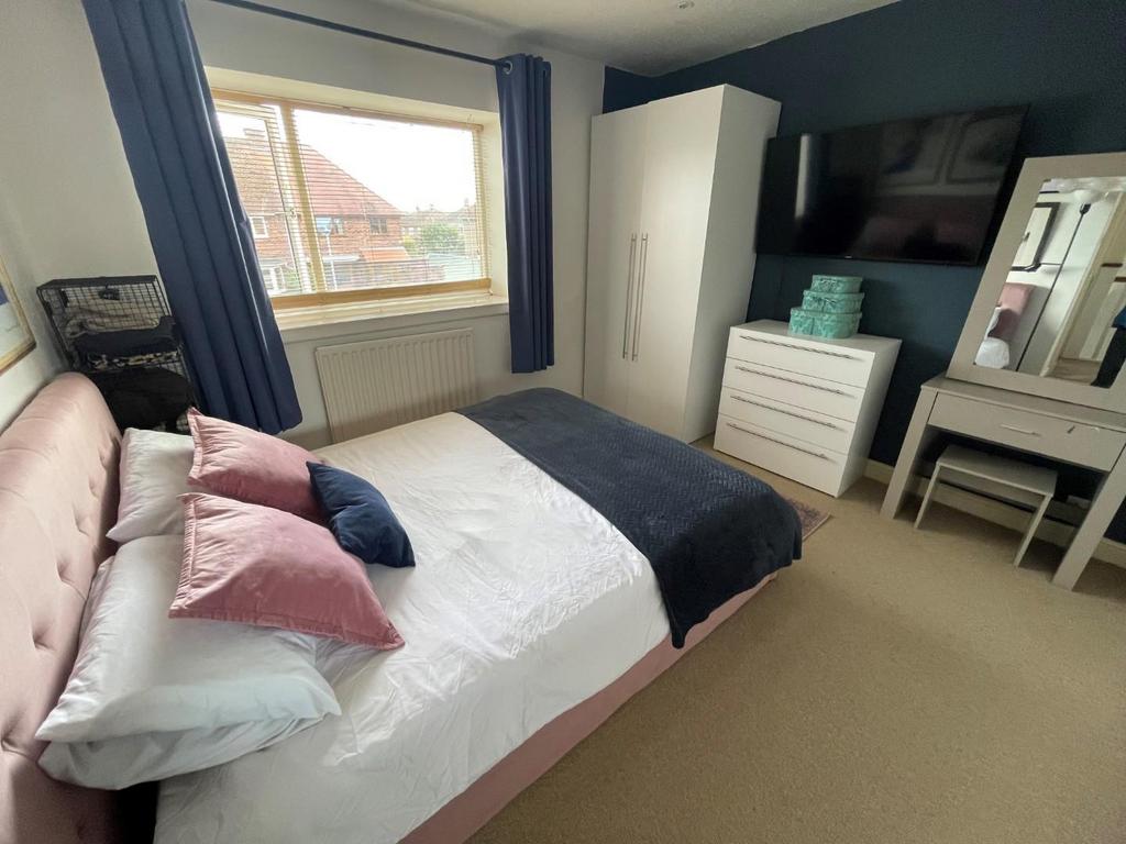 Bedroom2.jpg
