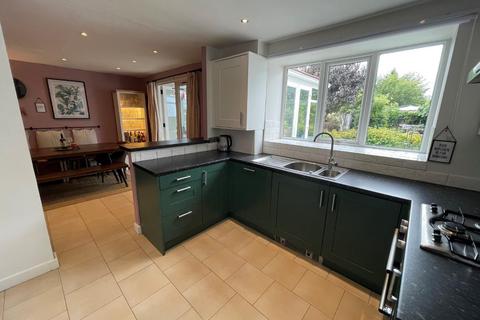 undefined, Masefield Avenue, Warwick