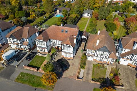 4 bedroom house for sale, Little Gaynes Lane, Upminster RM14