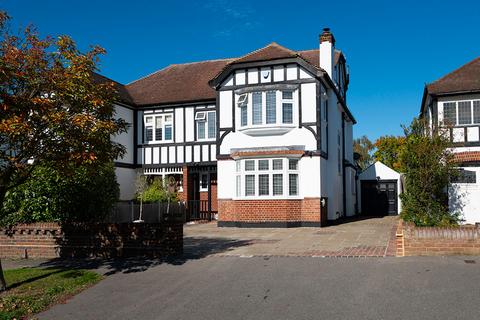 4 bedroom house for sale, Little Gaynes Lane, Upminster RM14