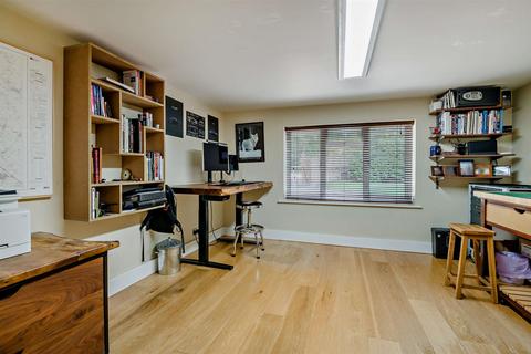 The Orchard Baunton Lane, Cirencester, GL7 2LN