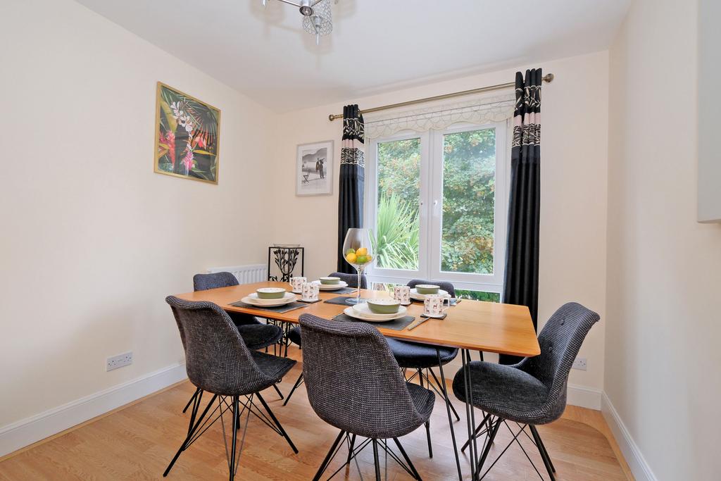 Woodlands terrace 27
