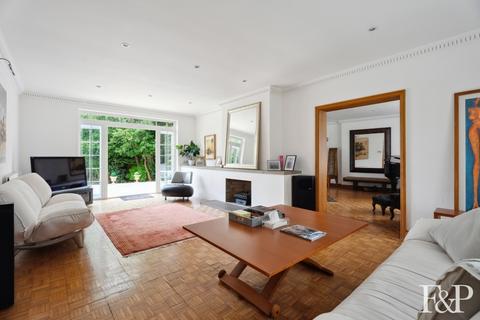 undefined, St. Huberts Close, Gerrards Cross