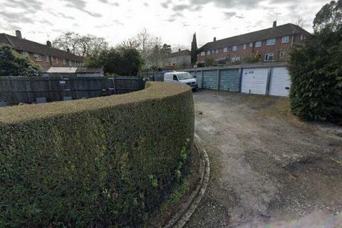 undefined, Middle Close, Newbury RG14