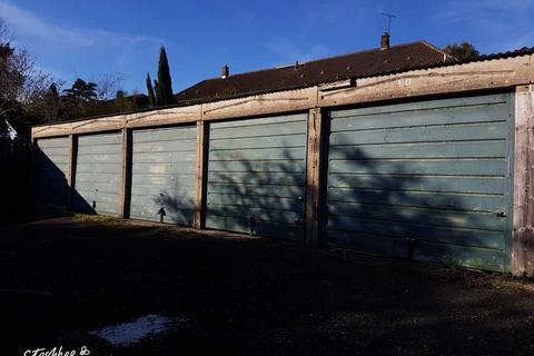 undefined, Middle Close, Newbury RG14