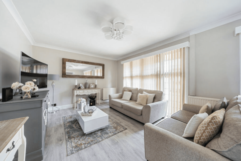 4 bedroom detached house to rent, Worcester Gardens, Worcester Park, KT4