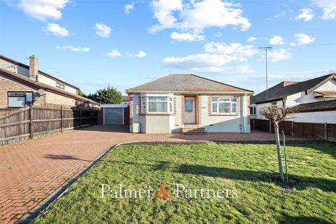 4 bedroom bungalow for sale, St. Andrews Avenue, Colchester, Essex, CO4
