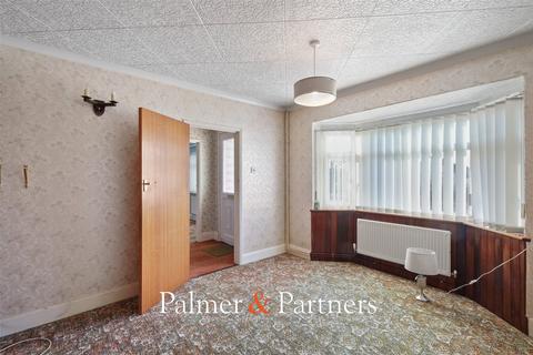 4 bedroom bungalow for sale, St. Andrews Avenue, Colchester, Essex, CO4
