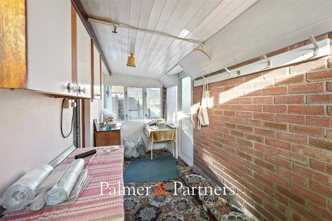 4 bedroom bungalow for sale, St. Andrews Avenue, Colchester, Essex, CO4