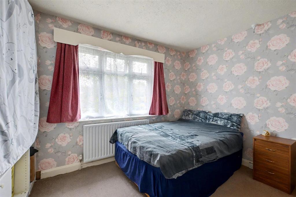 Bedroom 1 2.jpeg