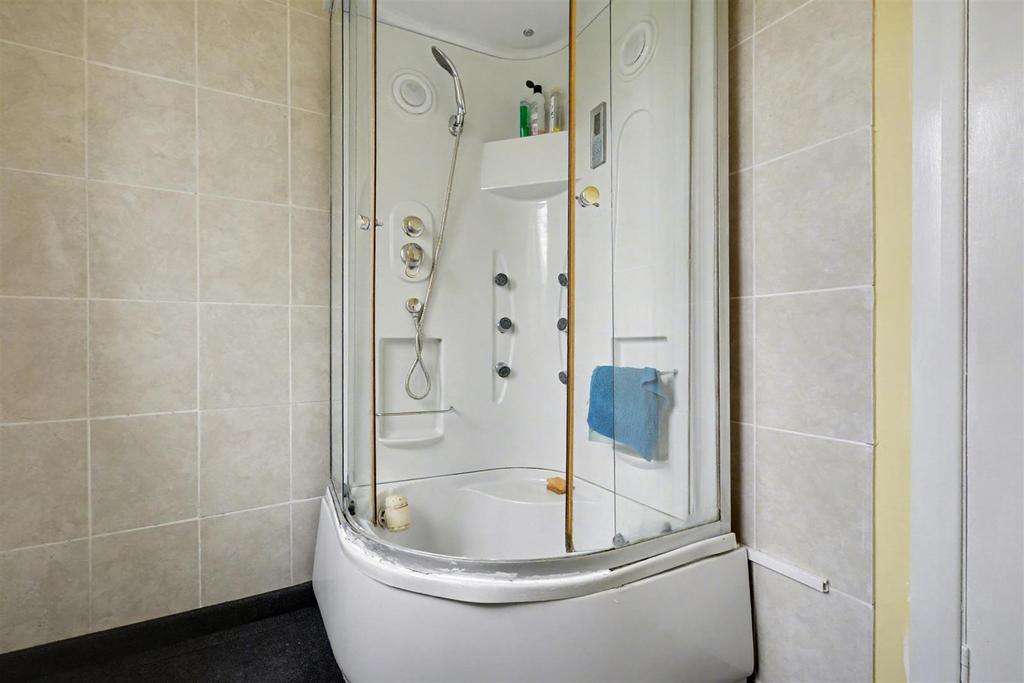 Shower Room 2.jpeg