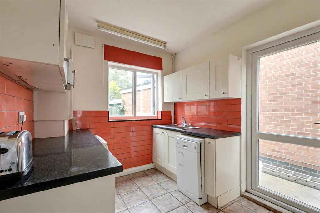 Kitchen 1.jpeg