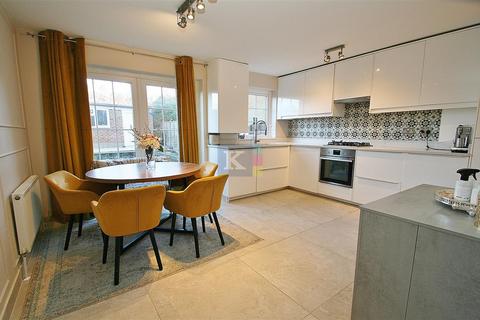undefined, Gainsborough Road, Hayes