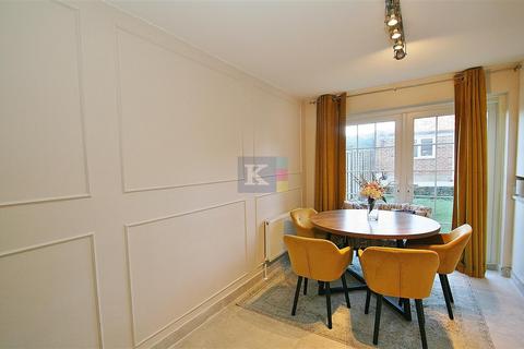 undefined, Gainsborough Road, Hayes, Hayes