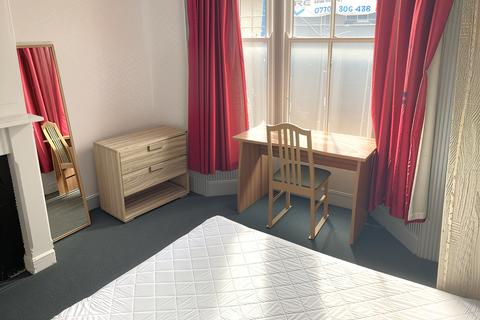 undefined, Available Now! - 2 Rooms - Pierpoint Street