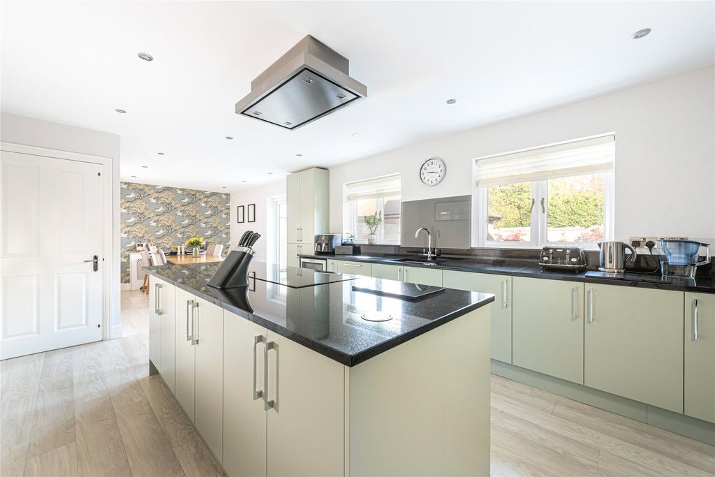 Kitchen/Dining Rm