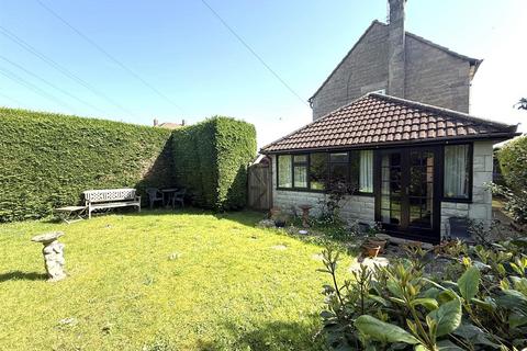 3 bedroom detached house for sale, Orchard Road, Chippenham