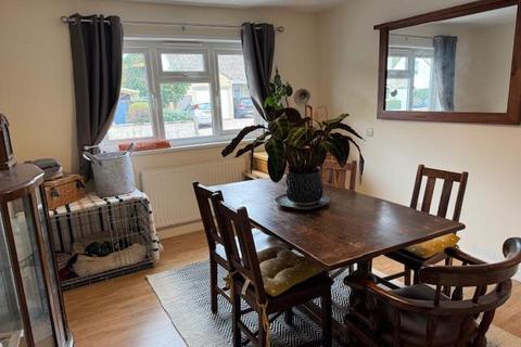 4 bedroom detached bungalow for sale, Lakeside, Fairford