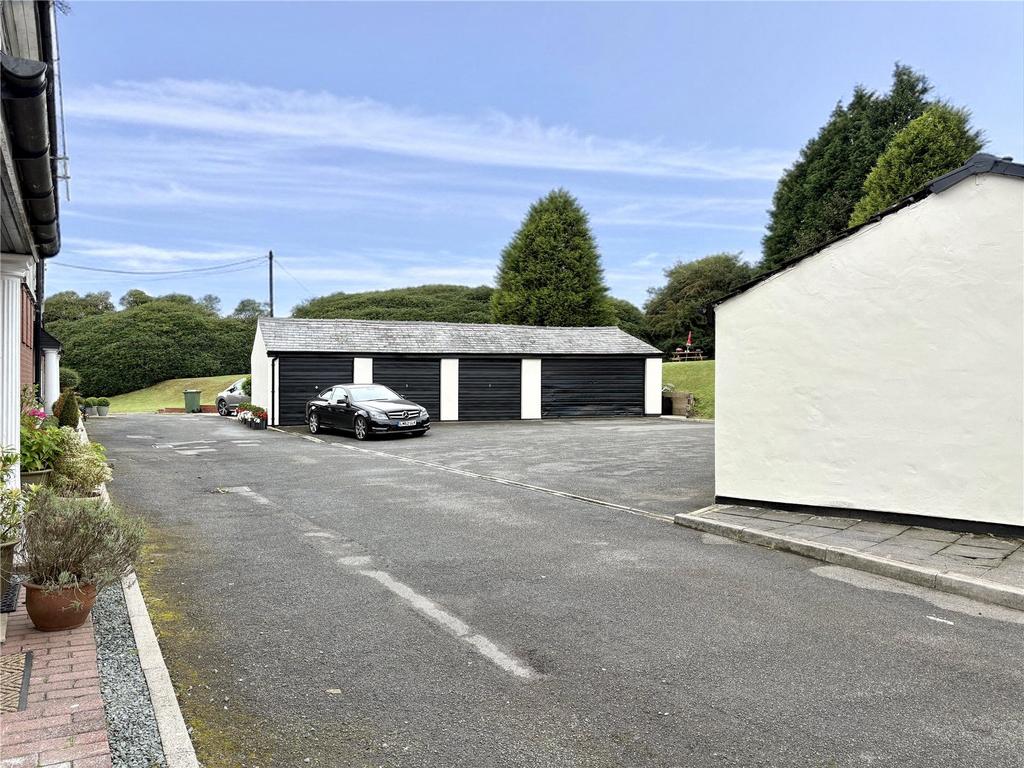 Parking/Garages