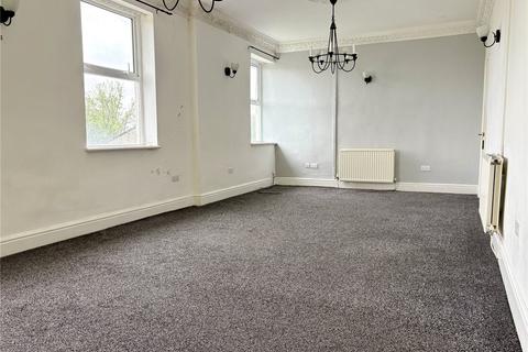 8 Arncliffe Rise, Oldham, OL4 2LZ