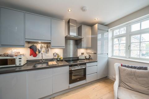 Studio for sale, Hill Street, Richmond TW9