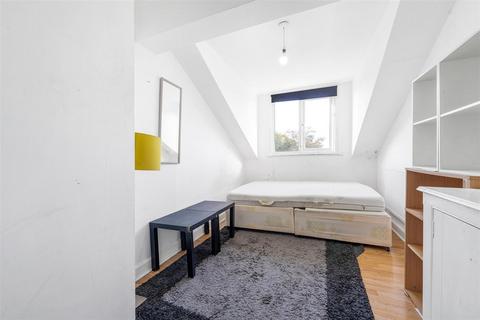1 bedroom flat for sale, High Street, Penge, London, SE20