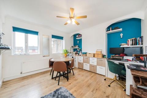 undefined, Oakhall Drive, Sunbury-On-Thames TW16