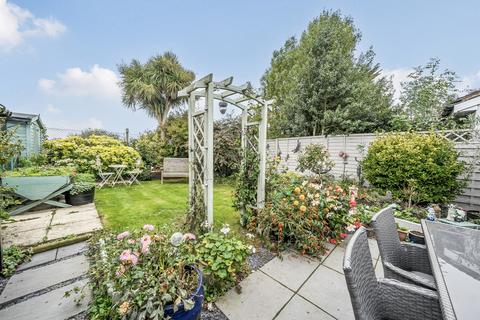 2 bedroom semi-detached house for sale, Watersplash Road, Shepperton, TW17