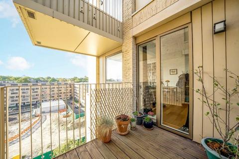 1 bedroom flat for sale, Casbeard Street, London N4