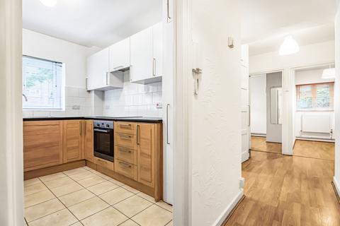 3 bedroom flat to rent, Flat 97, Catherwood Court, Murray Grove, London