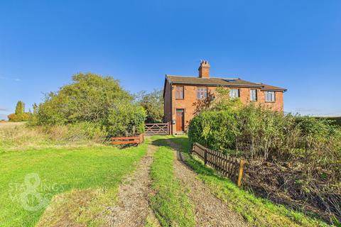 2, North Farm Cottages Kemps Road, Pulham St Mary, Diss, IP21 4YH