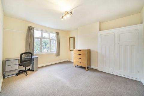 4 bedroom semi-detached house to rent, Eatonville Road, London SW17